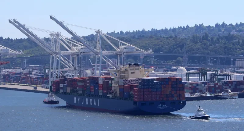 HYUNDAI FORCE Container Ship IMO 9347566 photo 9
