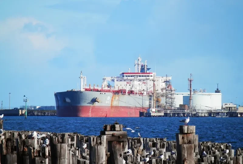 BAI LU ZHOU Tanker IMO 9350654 photo 9