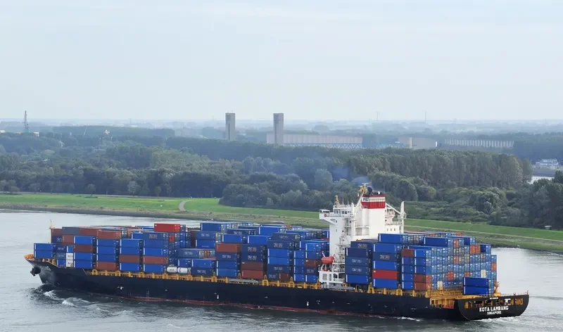 KOTA LAMBANG Container Ship IMO 9351036 photo 8