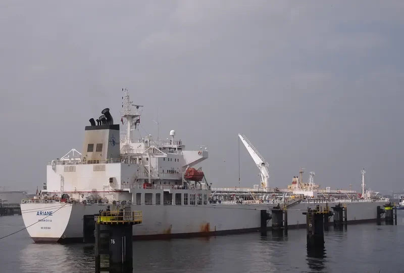 ARIANE Tanker IMO 9351464 photo 5