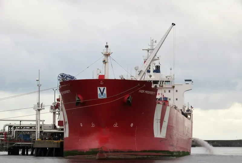 IVER PROSPERITY Tanker IMO 9351921 photo 2