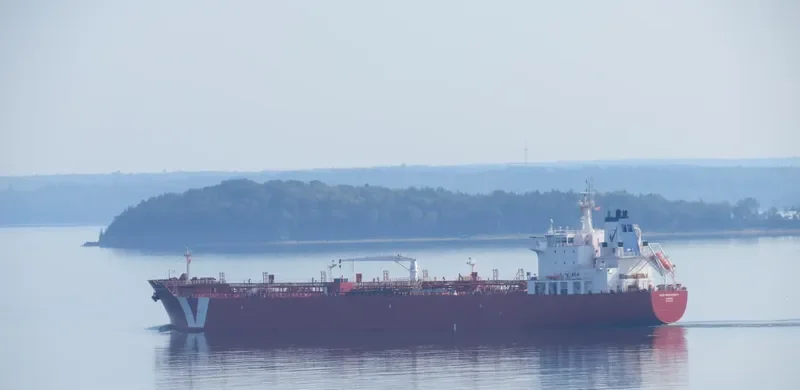 IVER PROSPERITY Tanker IMO 9351921 photo 9