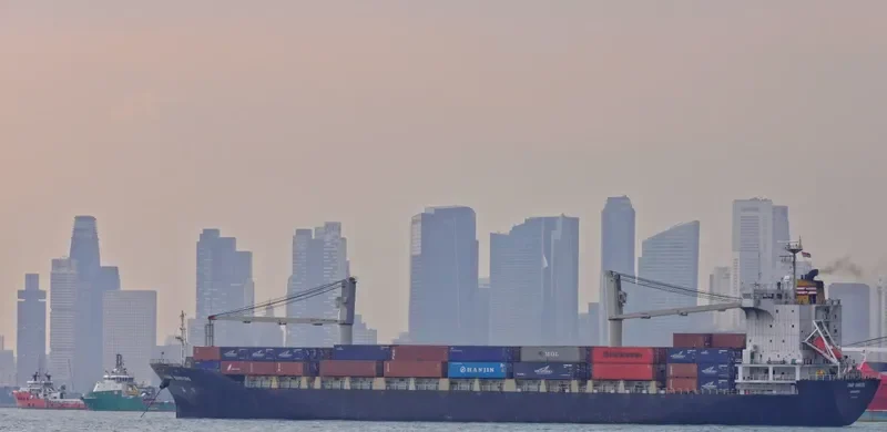 SINAR BANDUNG Container Ship IMO 9352432 photo 3