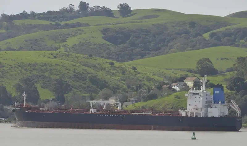 OVERSEAS MARTINEZ Tanker IMO 9353589 photo 4