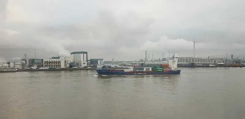 BG IRELAND Container Ship IMO 9355446 photo 2