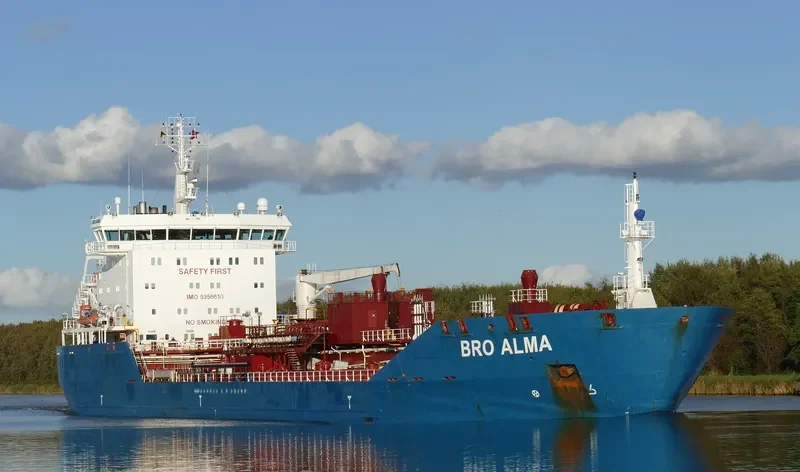 BRO ALMA Tanker IMO 9356610 photo 4
