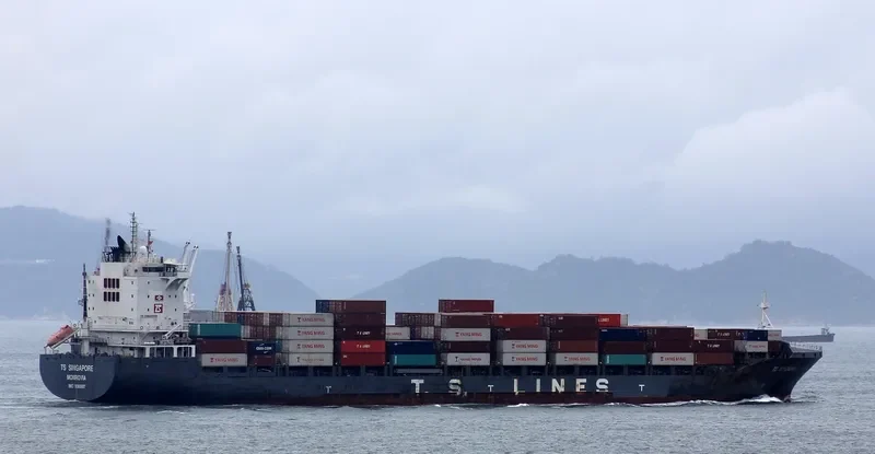 APOLLON D Container Ship IMO 9360697 photo 2