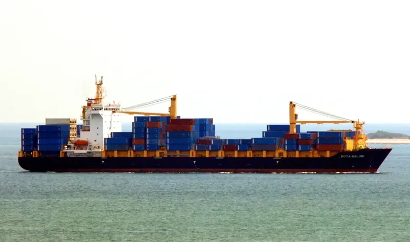 KOTA NALURI Container Ship IMO 9362308 photo 4