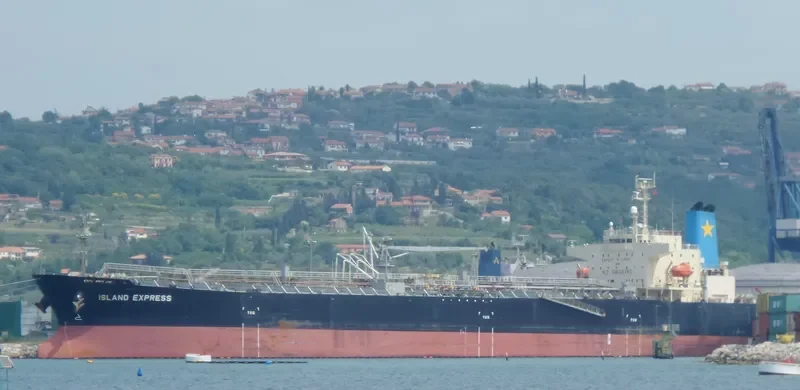 ISLAND EXPRESS Tanker IMO 9363792 photo 5
