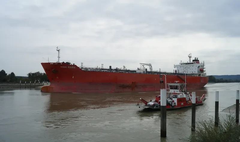 HIGH MARS Tanker IMO 9366275 photo 10