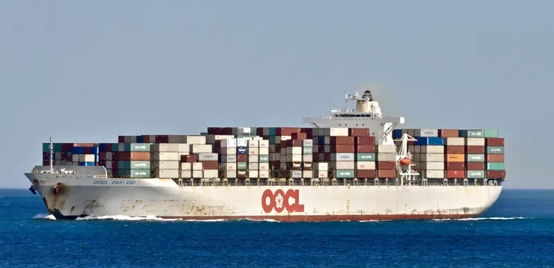 OOCL OAKLAND Container Ship IMO 9367190 photo 5