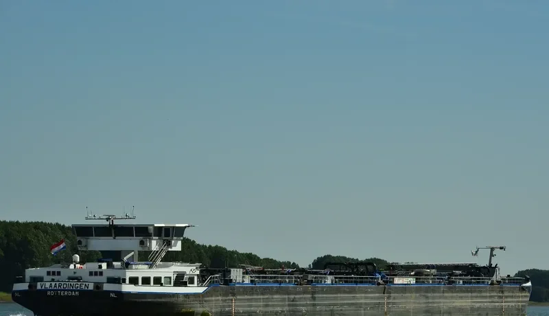 VLAARDINGEN Tanker IMO 9368560 photo 6