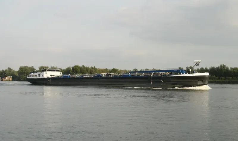 VALENCIA Tanker IMO 9369435 photo 8