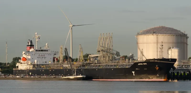 JIPRO ISIS Tanker IMO 9370719 photo 2