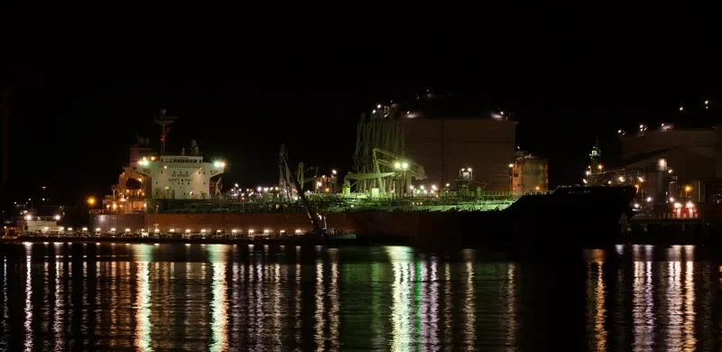 JIPRO ISIS Tanker IMO 9370719 photo 3