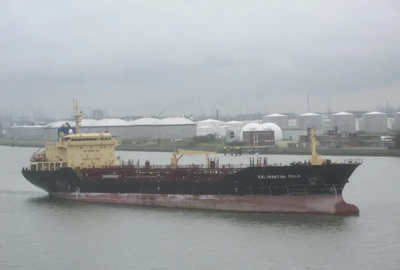 KALIMANTAN PALM Tanker IMO 9371036 photo 3