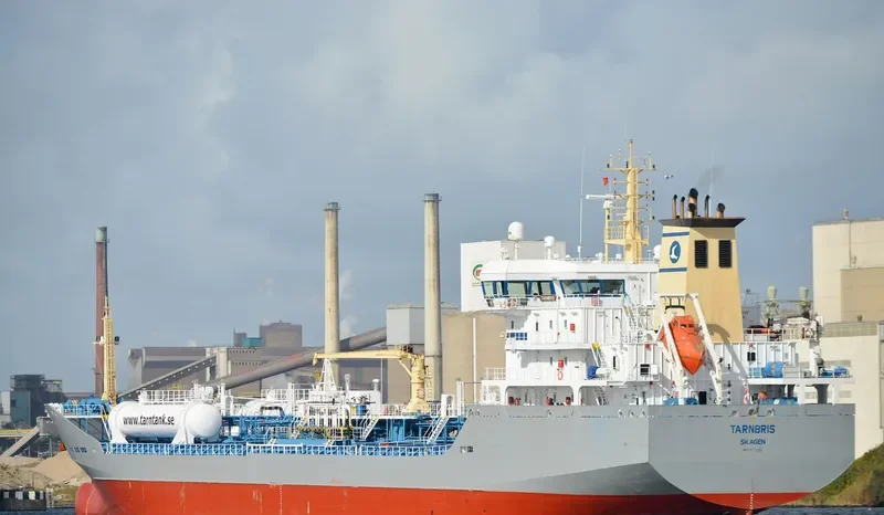 TARNBRIS Tanker IMO 9372652 photo 9