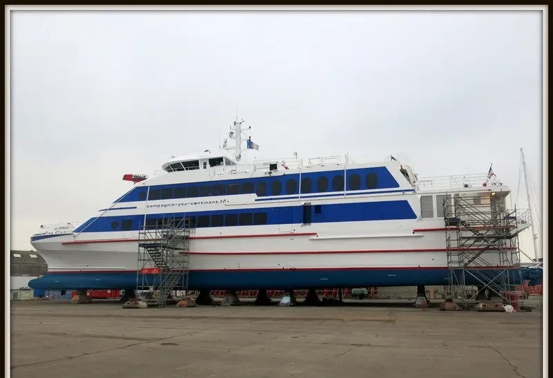LE CHATELET Passenger Ship IMO 9374650 photo 2