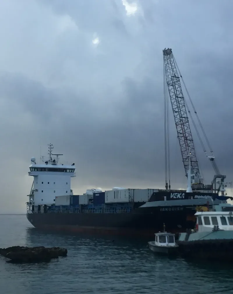 VANQUISH Container Ship IMO 9375135 photo 5