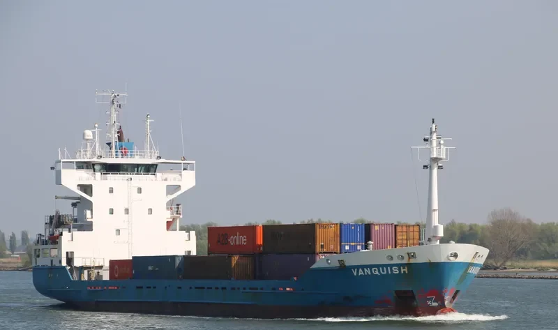 VANQUISH Container Ship IMO 9375135 photo 6