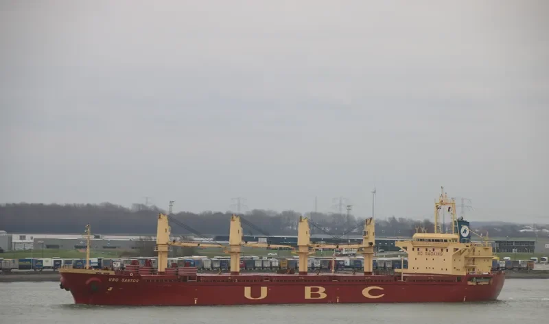 UBC SANTOS Bulk Carrier IMO 9376000 photo 9