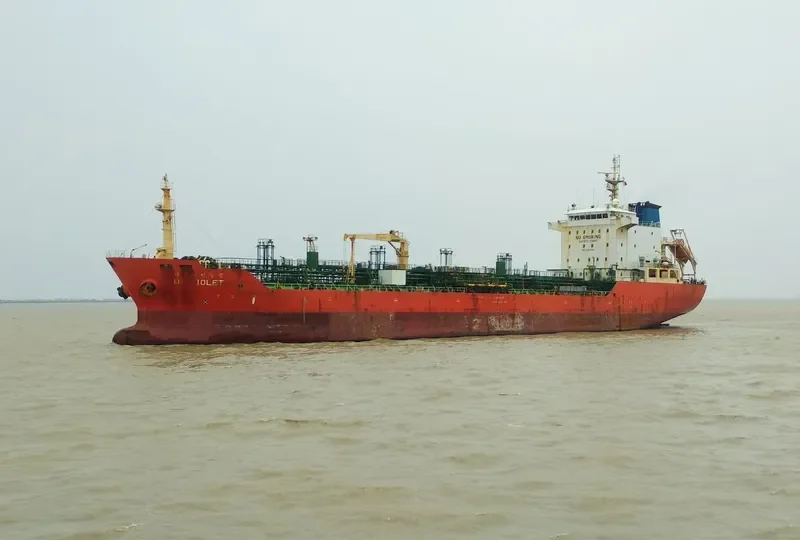 DL VIOLET Tanker IMO 9381354 photo 3