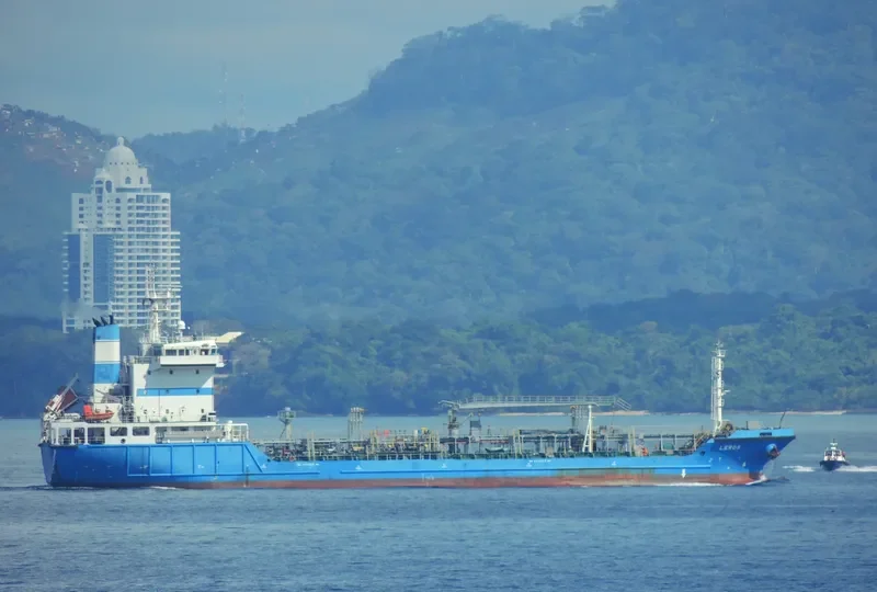 LEROS Tanker IMO 9382152 photo 2