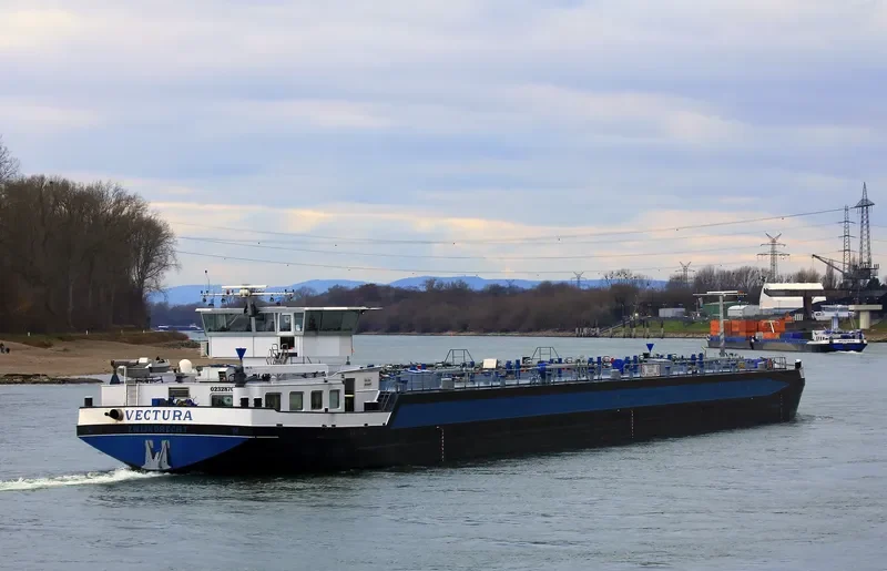 VECTURA Tanker IMO 9384708 photo 7