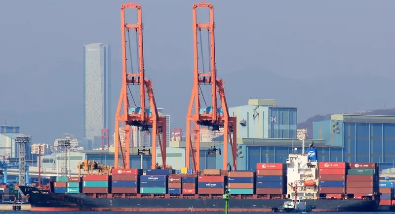TOKYO TOWER Container Ship IMO 9384875 photo 6