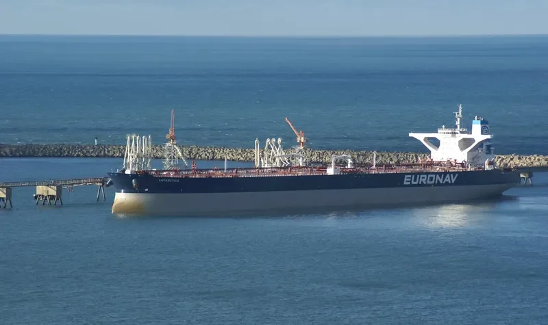 KAOMBO SUL Tanker IMO 9387554 photo 5