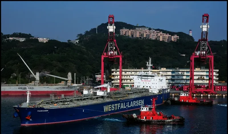 FAUSKANGER Tanker IMO 9387700 photo 6