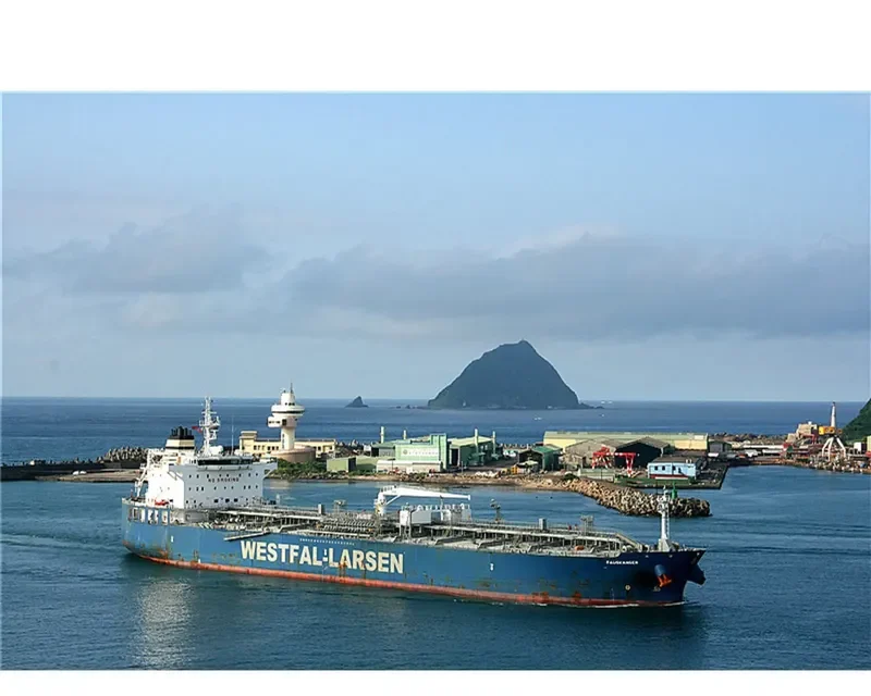 FAUSKANGER Tanker IMO 9387700 photo 9