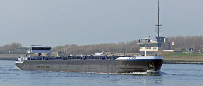 DESIRADE Tanker IMO 9388493 photo 8