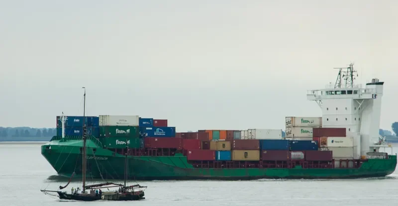 ELBFEEDER Container Ship IMO 9388522 photo 8