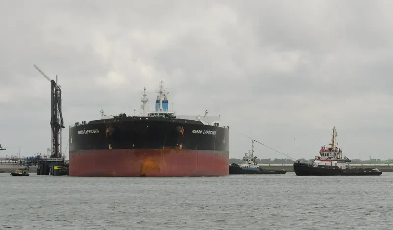 MARAN CAPRICORN Tanker IMO 9389019 photo 8