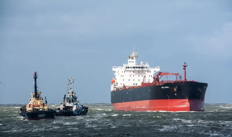 GULF CORAL Tanker IMO 9389851 photo 9