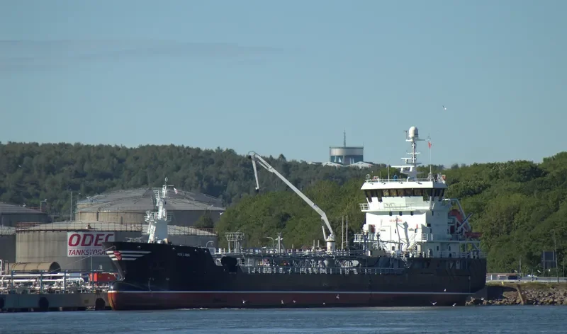 FOX LUNA Tanker IMO 9390458 photo 5