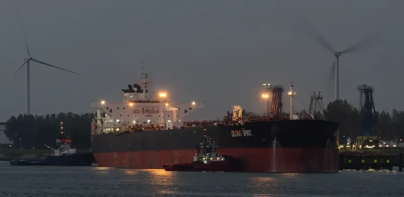DILONG SPIRIT Tanker IMO 9390628 photo 3
