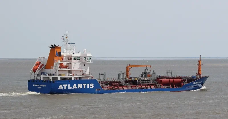 ATLANTIS AUGUSTA Tanker IMO 9390862 photo 2
