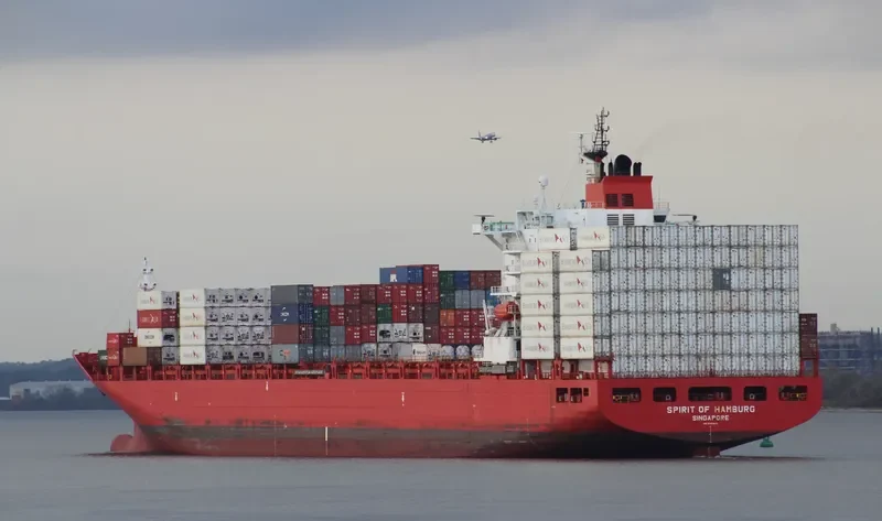 SPIRIT OF HAMBURG Container Ship IMO 9391660 photo 9