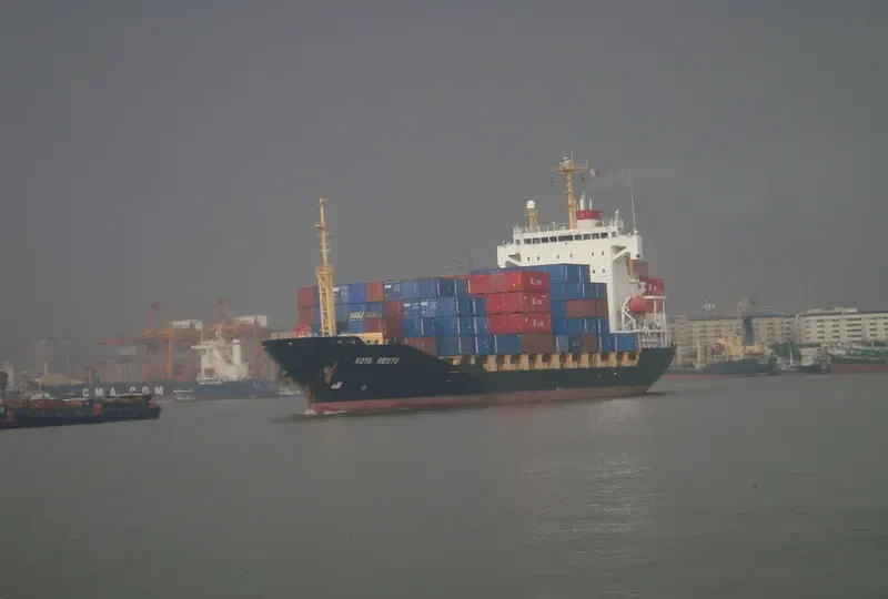 KOTA RESTU Container Ship IMO 9392169 photo 2