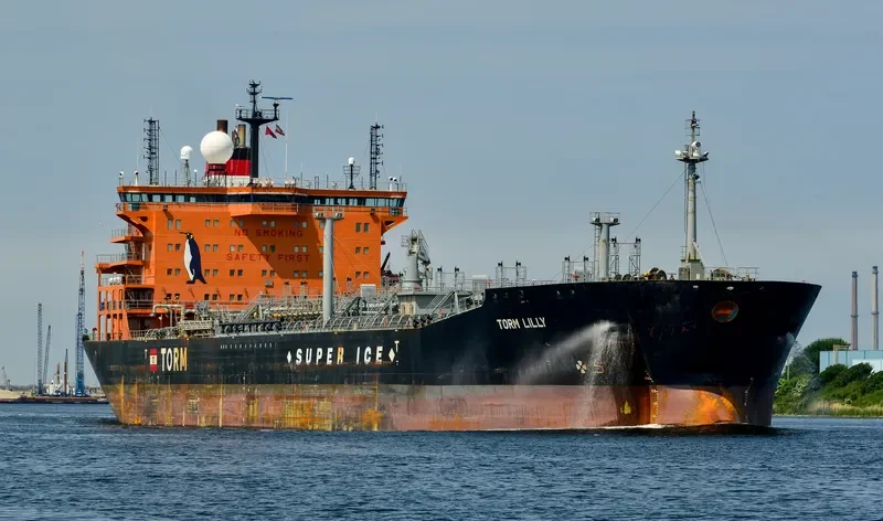 TORM LILLY Tanker IMO 9392470 photo 8