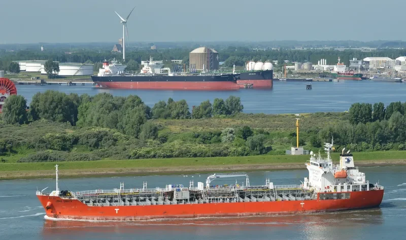 JBU ONYX Tanker IMO 9392999 photo 2