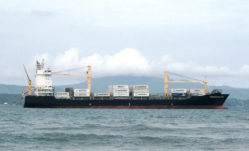 WARNOW DOLPHIN Container Ship IMO 9395070 photo 3
