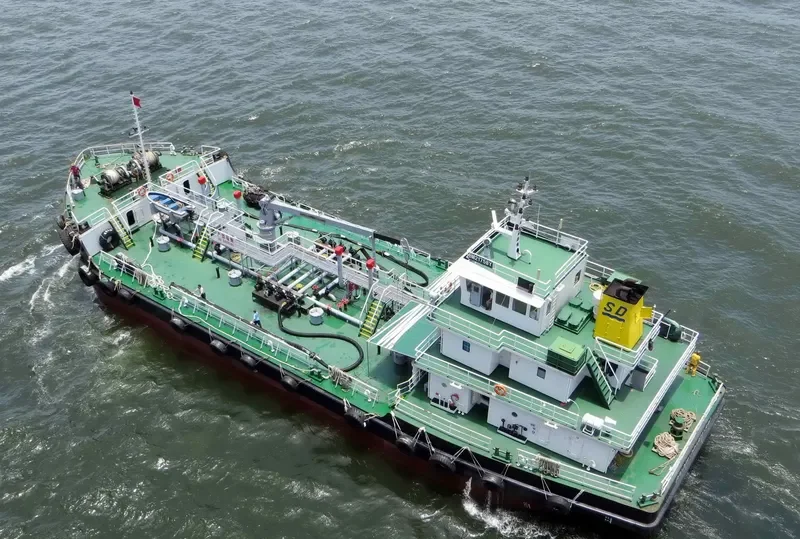 GOLDEN DRAGON 338 Tanker IMO 9396983 photo 3