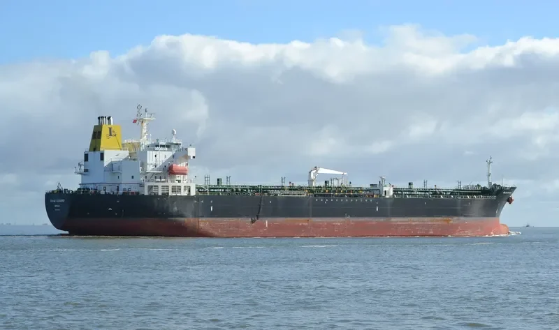 HELLAS EXPLORER Tanker IMO 9397456 photo 2