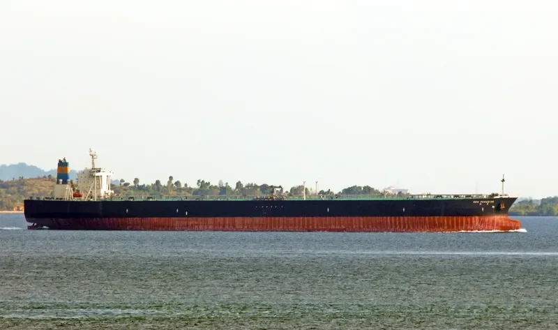 NEW PARADISE Tanker IMO 9398060 photo 4