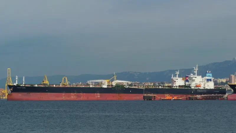 MARAN PLATO Tanker IMO 9399507 photo 4