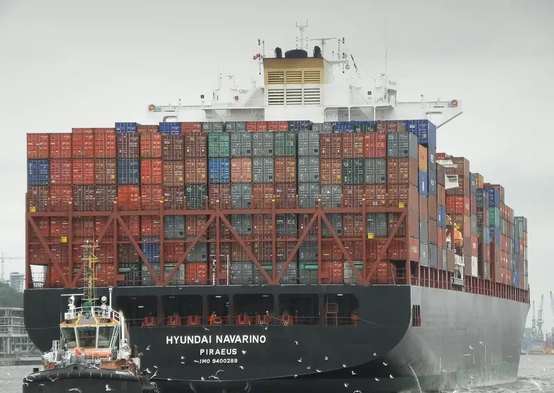 NAVARINO Container Ship IMO 9400289 photo 6