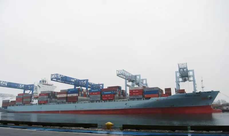COSCO OSAKA Container Ship IMO 9400291 photo 10